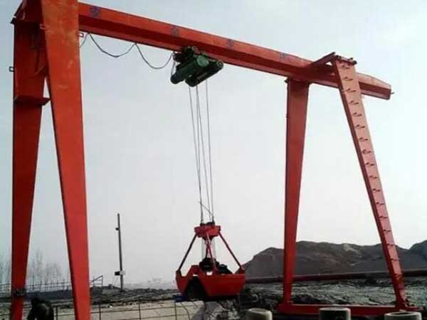 抓斗式龍門(mén)吊