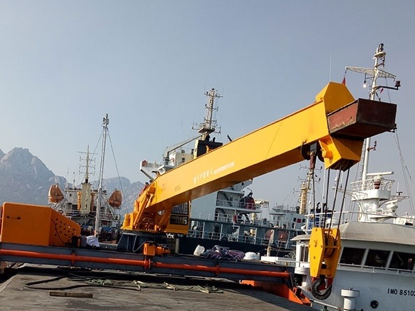 大型甲板吊